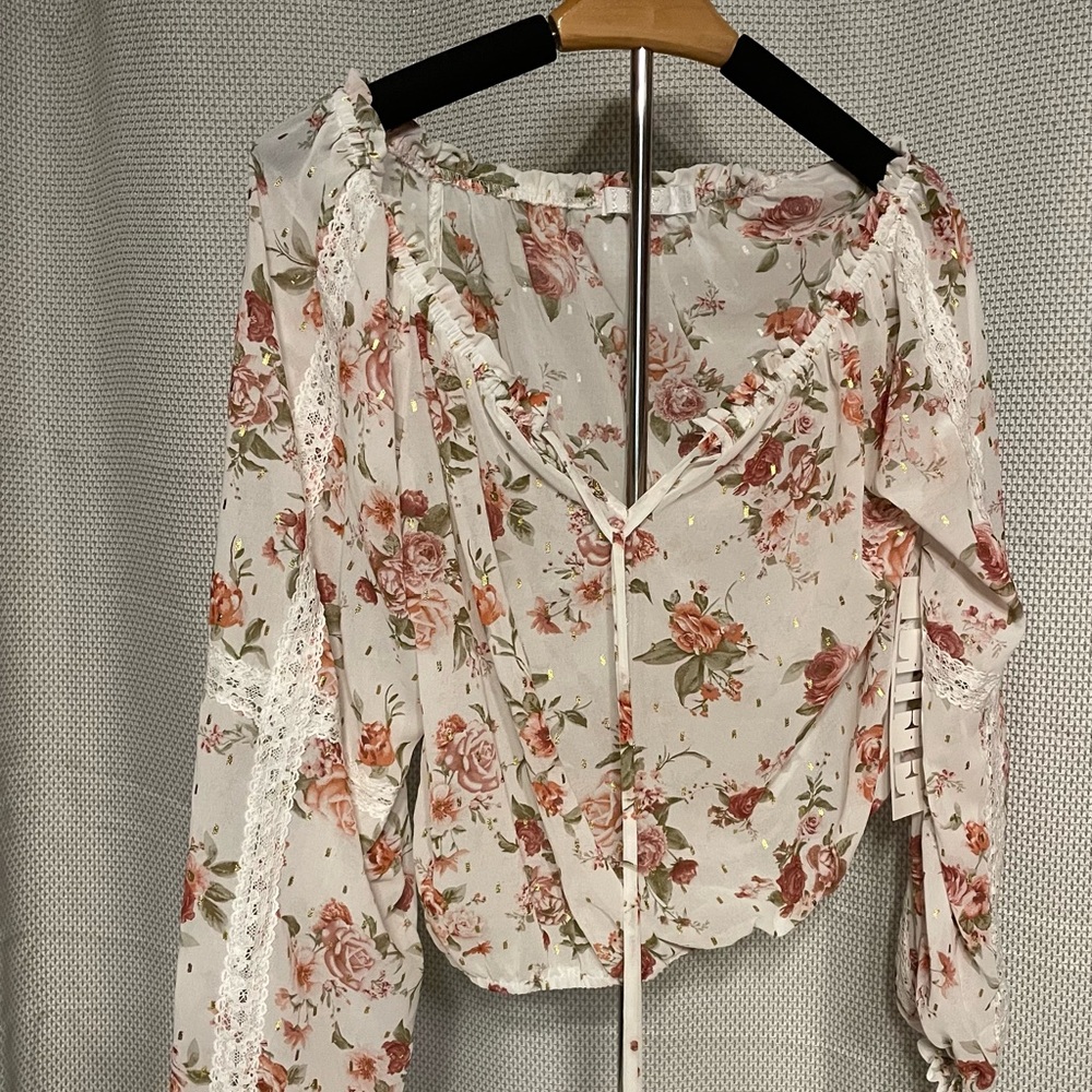Love Floral Lace-Trim Blouse